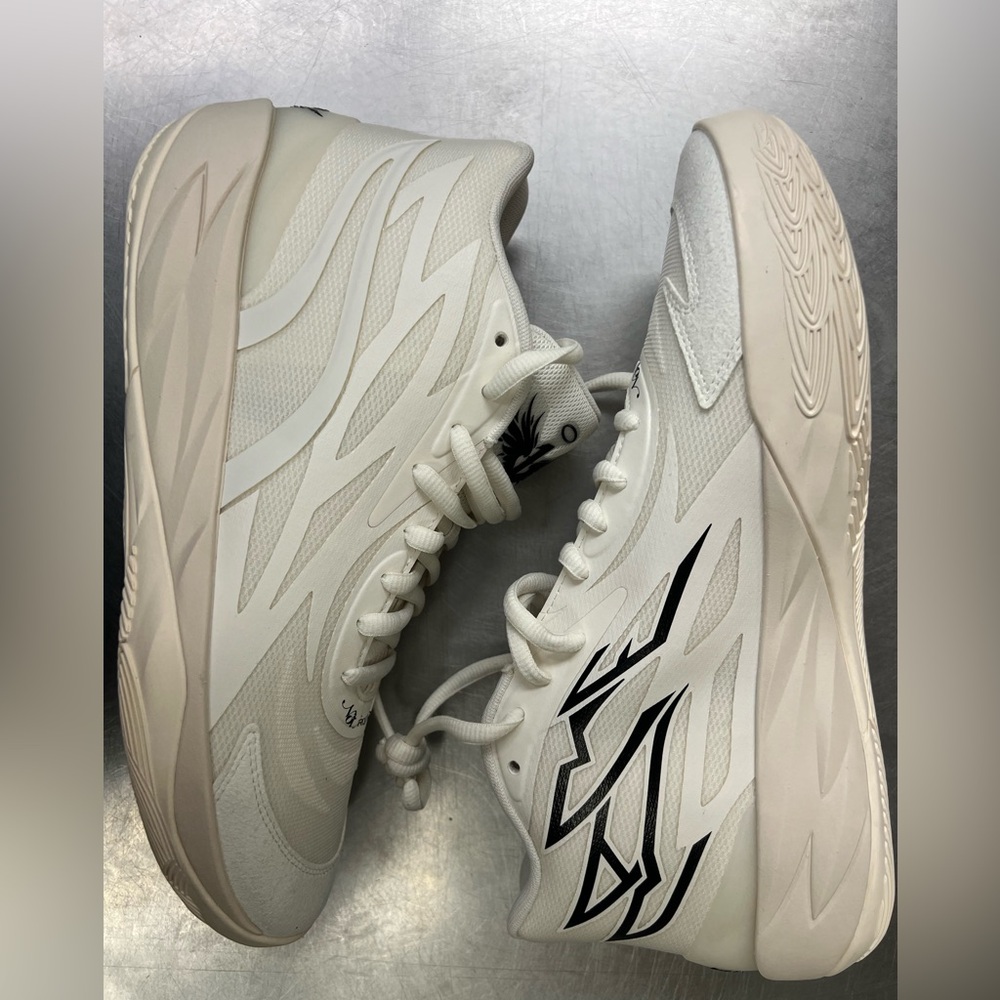 Brand New PUMA Lamelo Ball MB.02 Whispers 37831901 Men’s Size 11 Off White Shoes